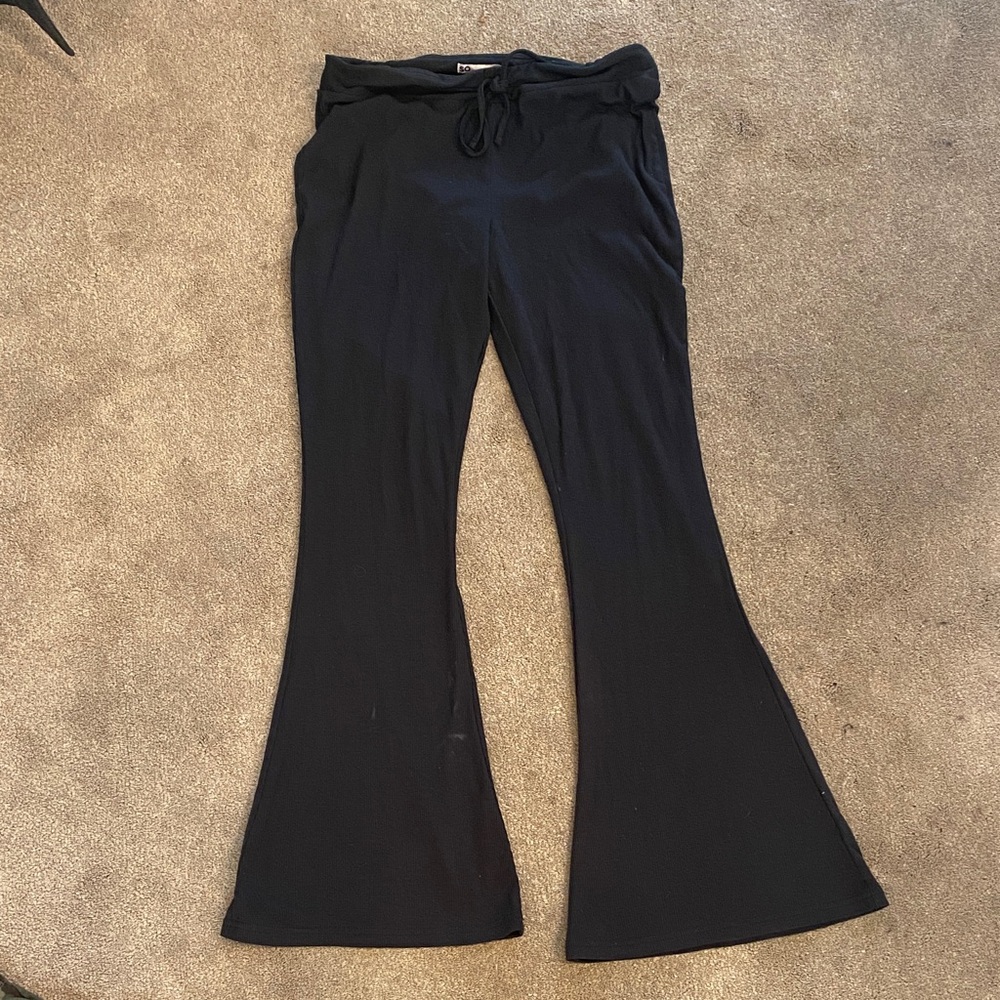 SO Black Flared Leggings